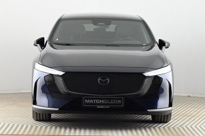 Blå Mazda 6e fra 2026