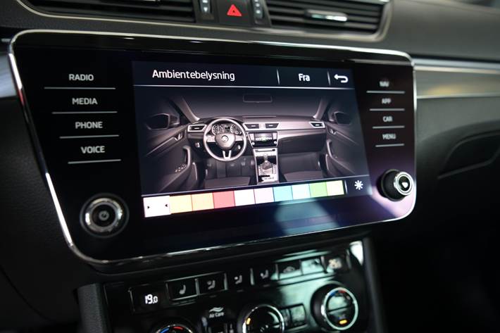 Grå Skoda Superb fra 2019