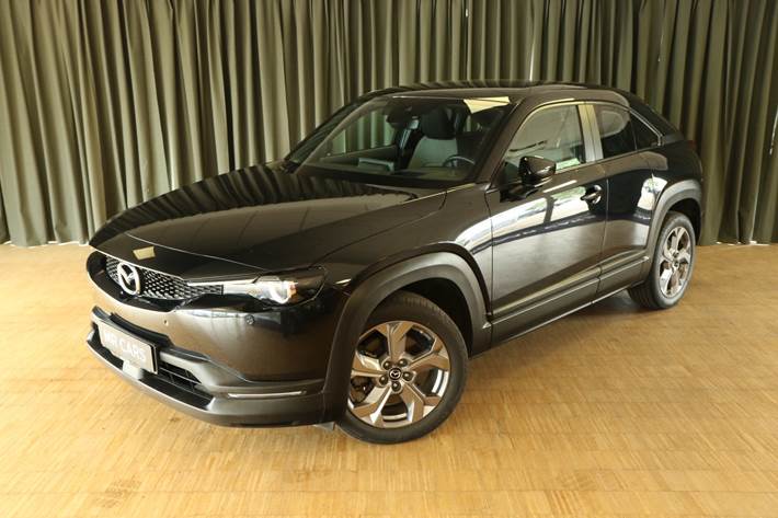 Grøn Mazda MX-30 fra 2022 set udefra