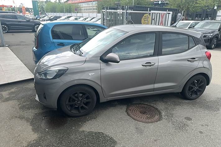 Orange Hyundai i10 fra 2022
