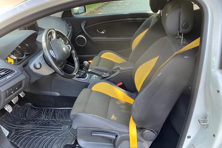 Hvid Renault Megane III fra 2011