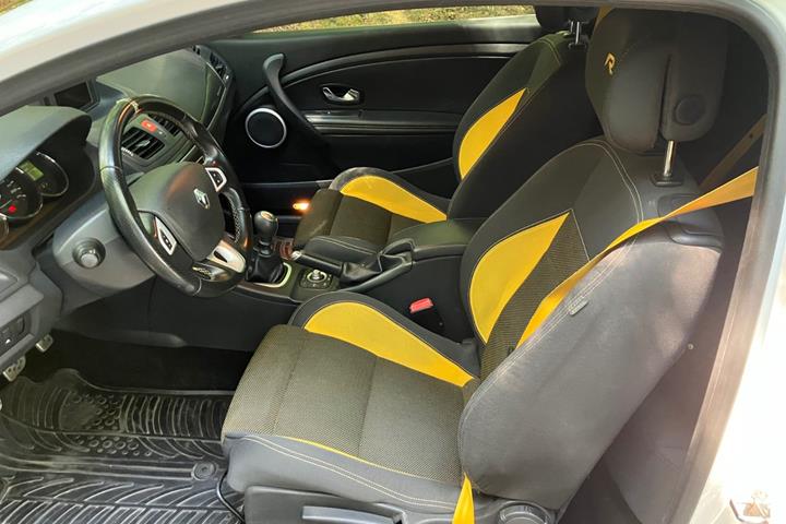 Hvid Renault Megane III fra 2011