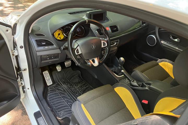 Hvid Renault Megane III fra 2011