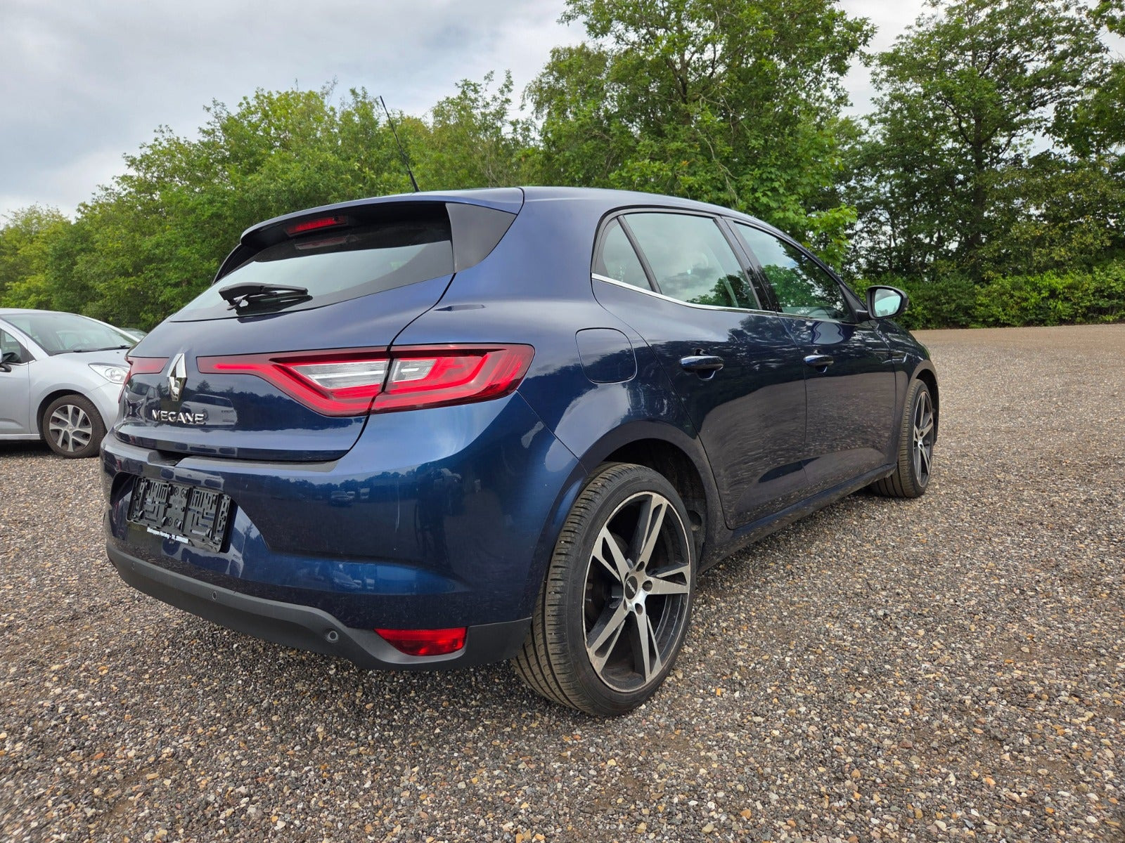 Blå Renault Megane IV fra 2016