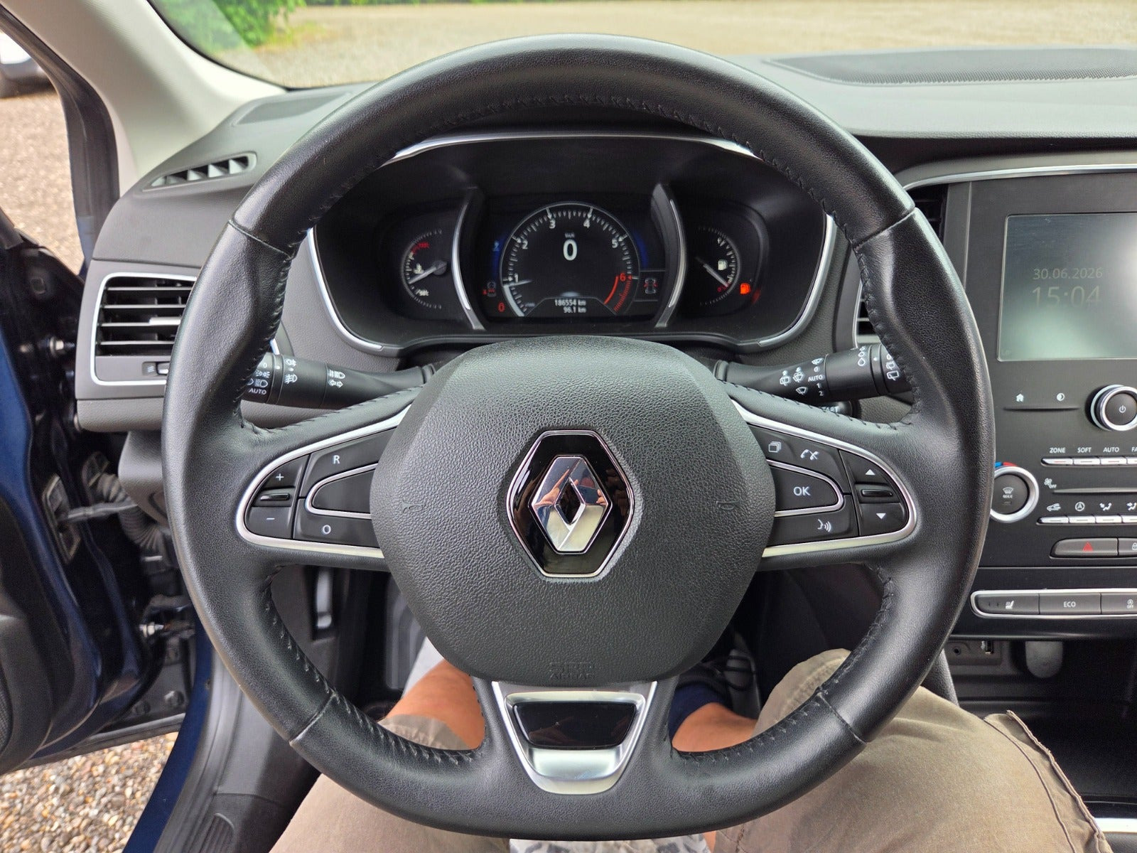 Blå Renault Megane IV fra 2016