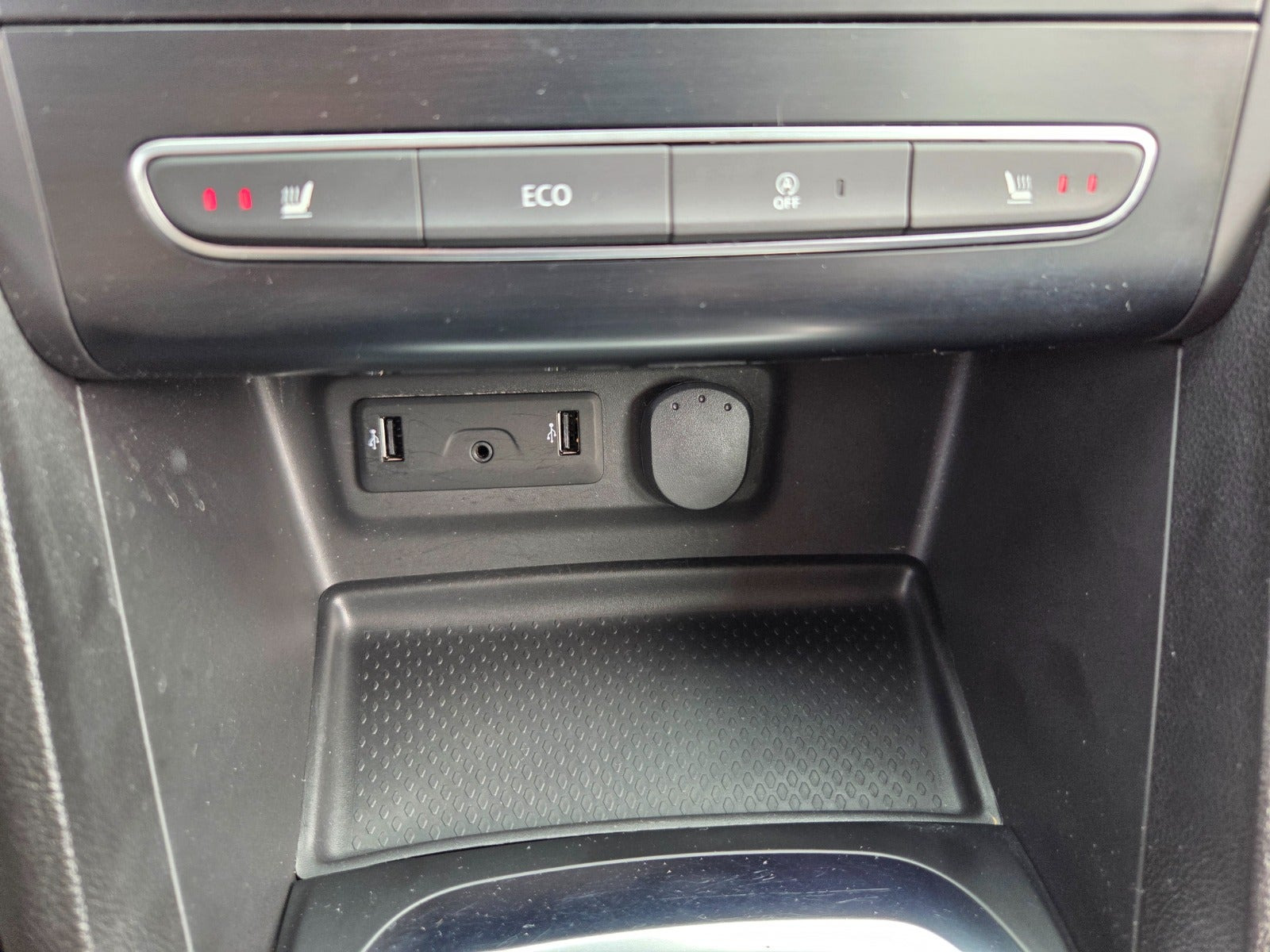Blå Renault Megane IV fra 2016