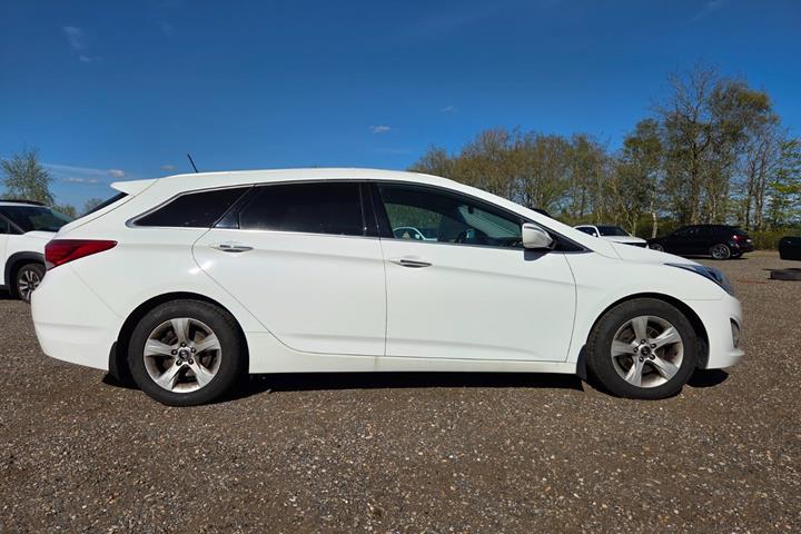 Hvid Hyundai i40 fra 2012