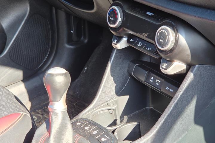 Grå Kia Picanto fra 2019