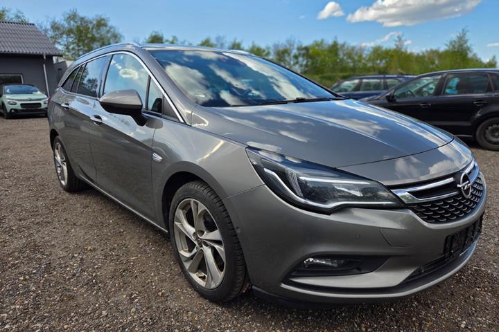 undefined Opel Astra fra 2018 set udefra