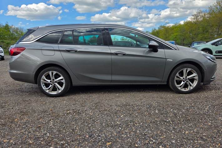 undefined Opel Astra fra 2018