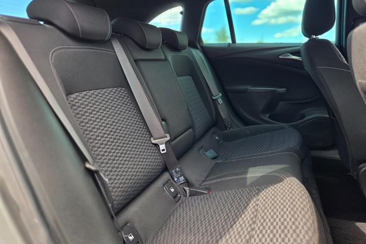 undefined Opel Astra fra 2018