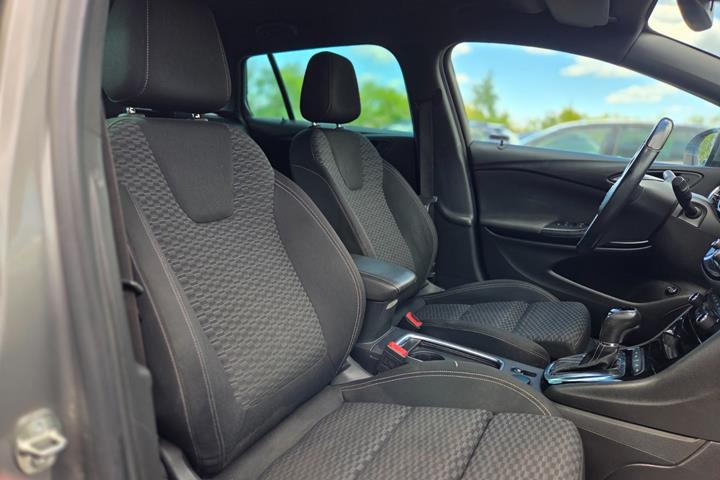 undefined Opel Astra fra 2018