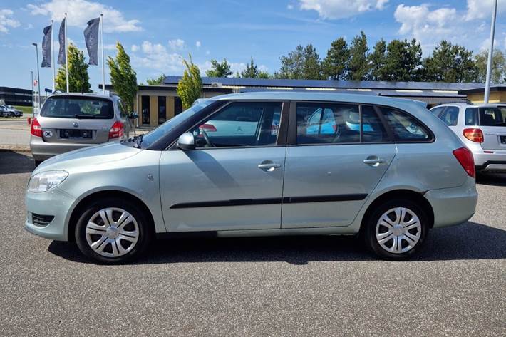 Sølv Skoda Fabia fra 2011