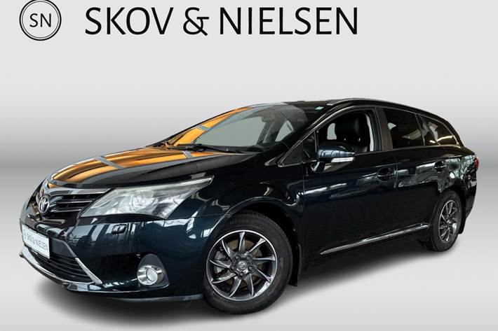 Sort Toyota Avensis fra 2012