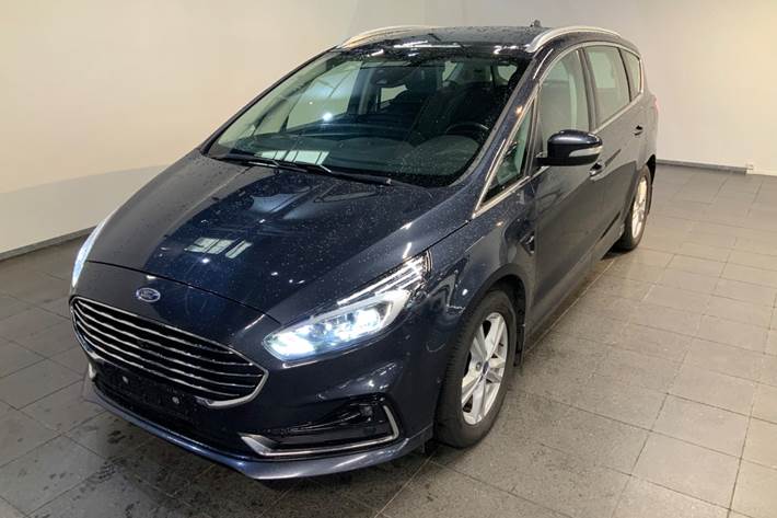 Blå Ford S-MAX fra 2021 set udefra