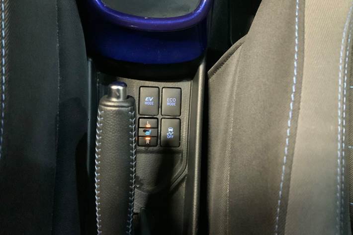 Blå Toyota Yaris fra 2017
