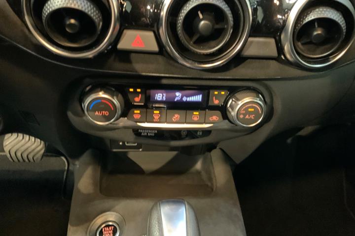 Sort Nissan Juke fra 2020