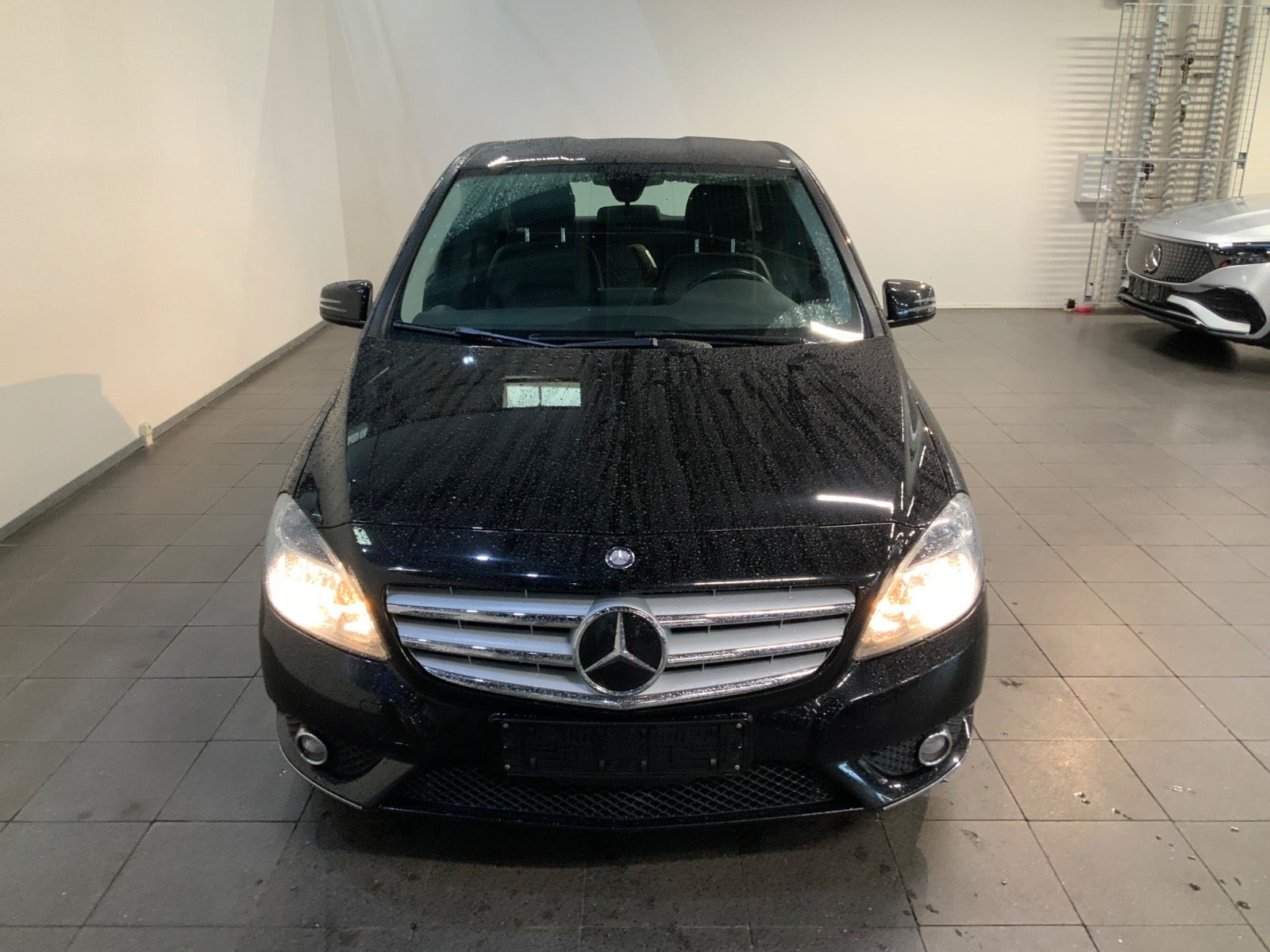 Sort Mercedes B180 fra 2013