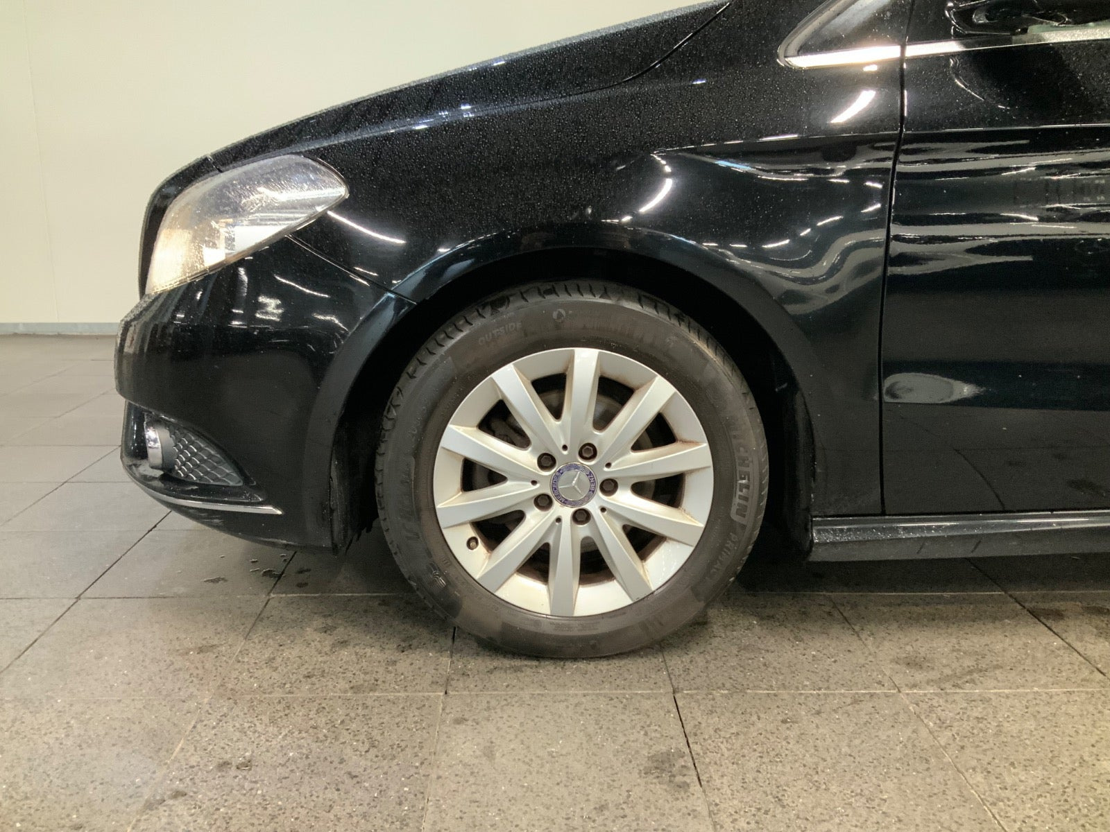Sort Mercedes B180 fra 2013