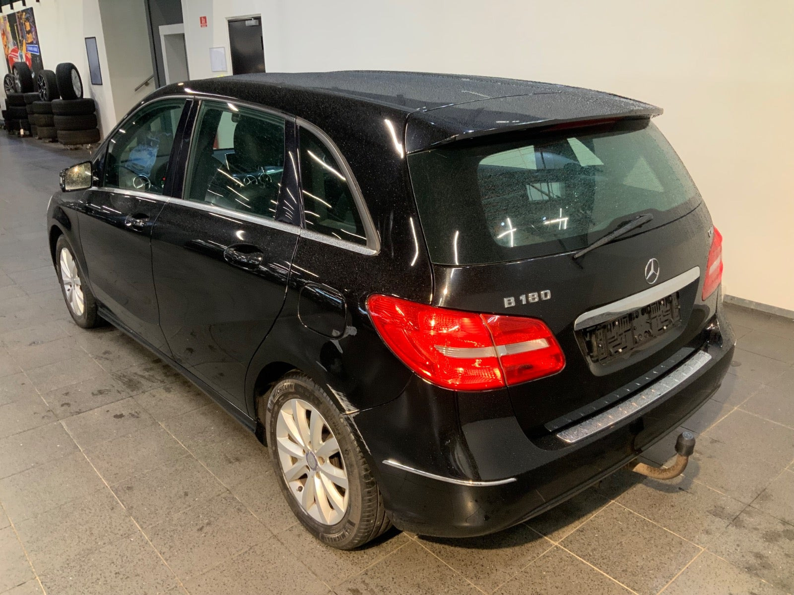 Sort Mercedes B180 fra 2013