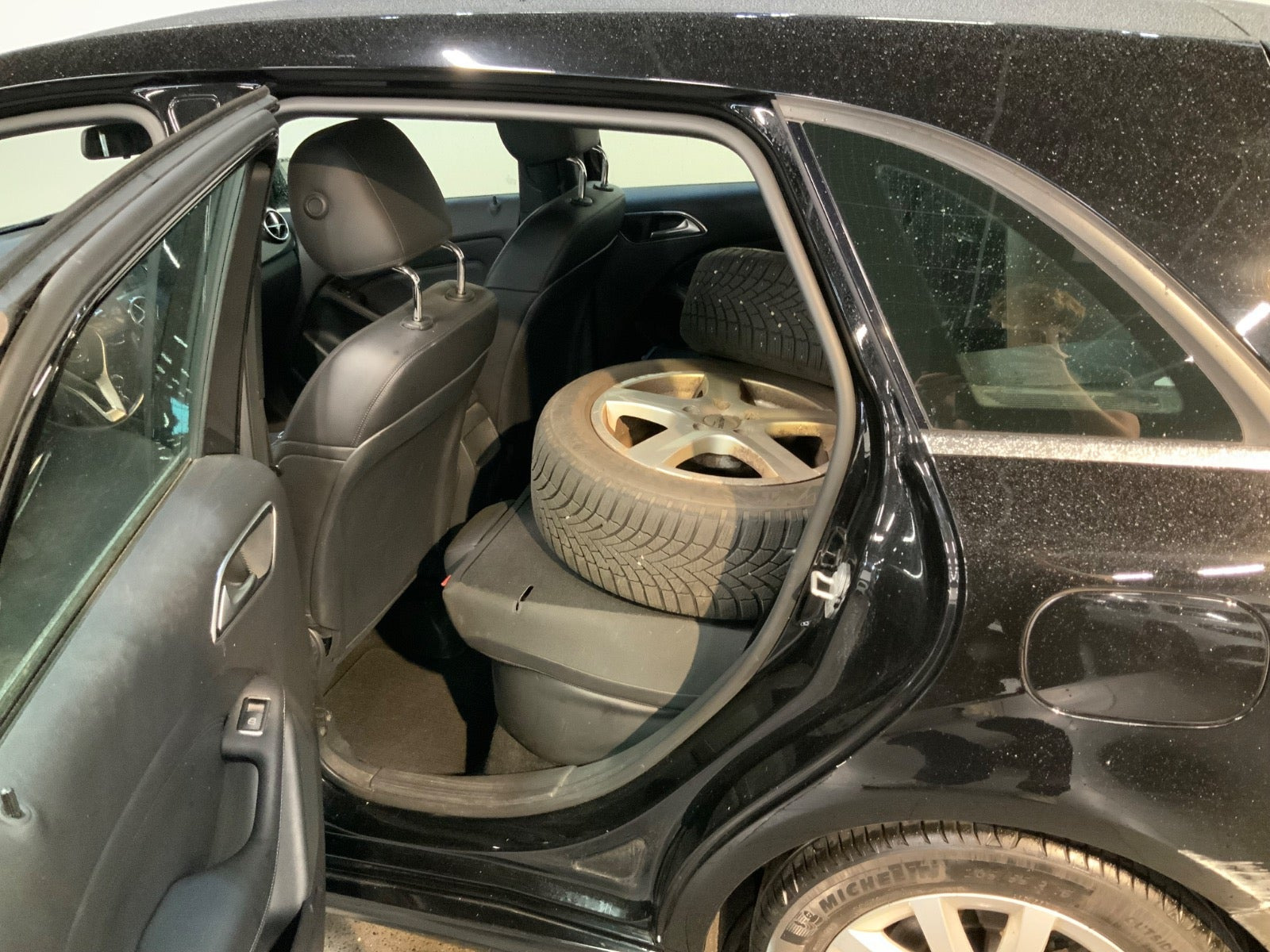 Sort Mercedes B180 fra 2013