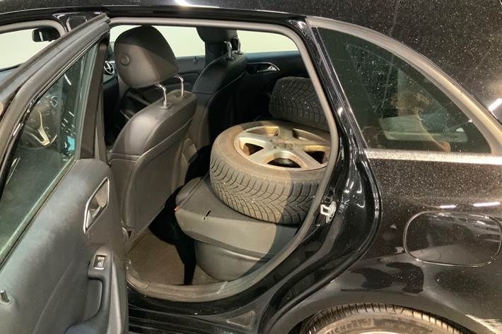 Sort Mercedes B180 fra 2013