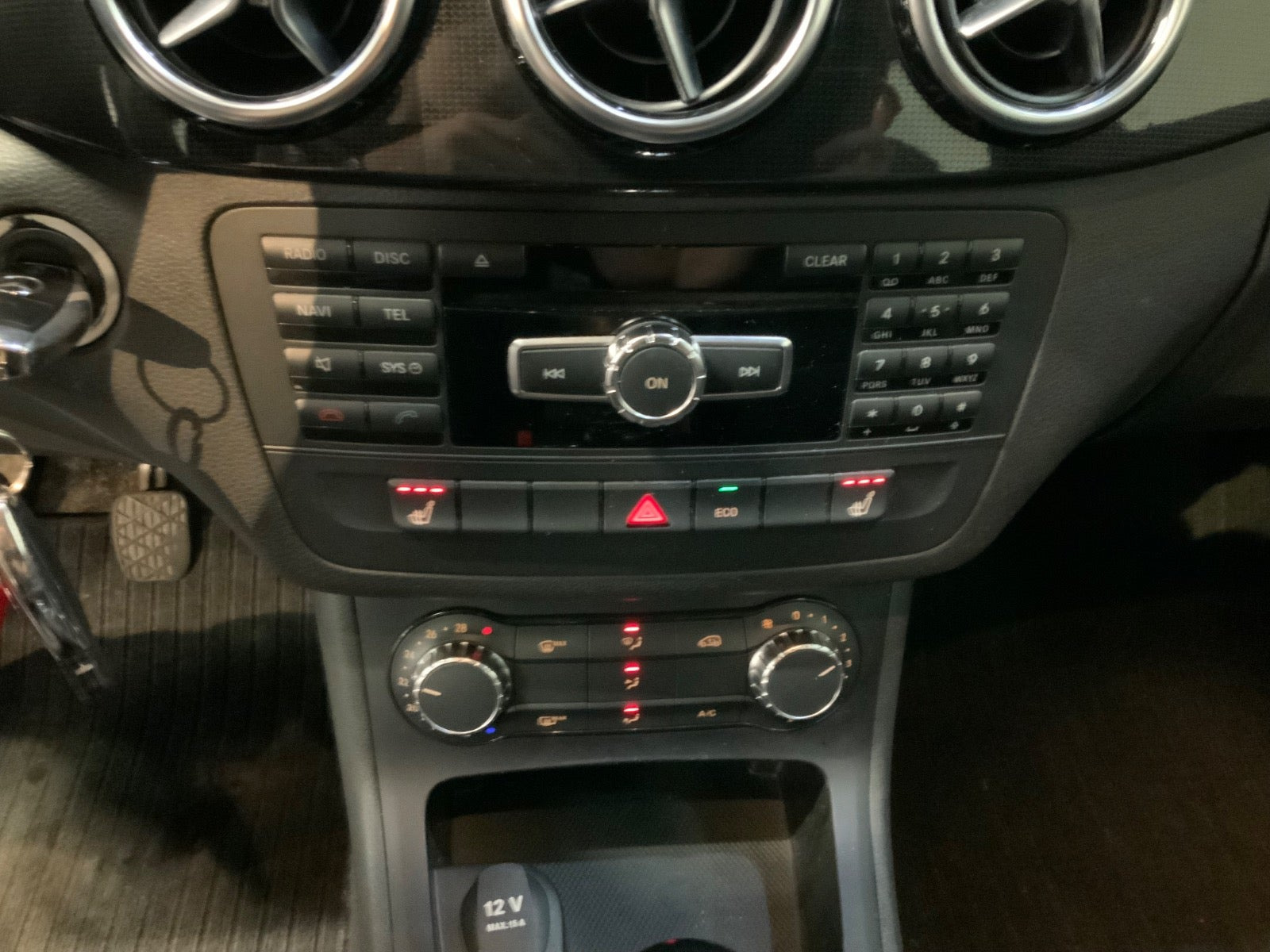 Sort Mercedes B180 fra 2013