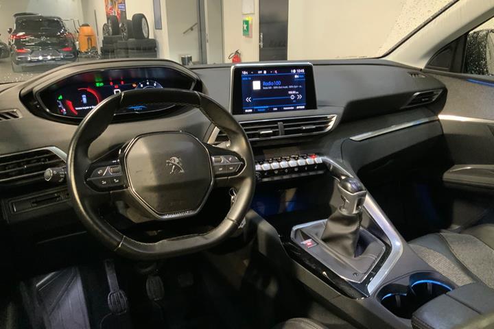Sort Peugeot 3008 fra 2018