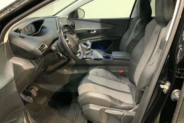 Sort Peugeot 3008 fra 2018