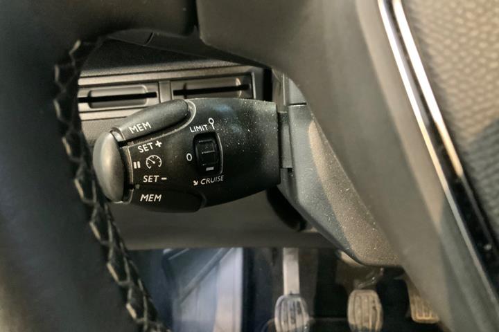 Sort Peugeot 3008 fra 2018