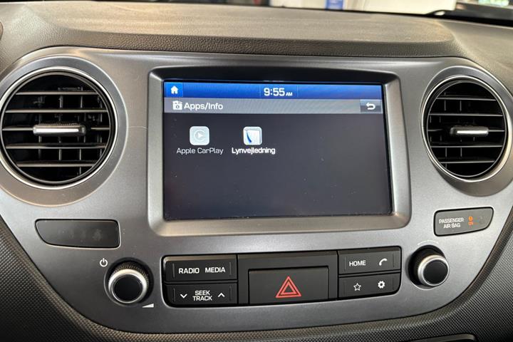 Grå Hyundai i10 fra 2020
