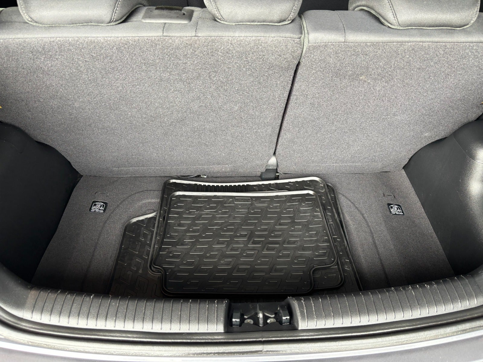 Grå Hyundai i10 fra 2020