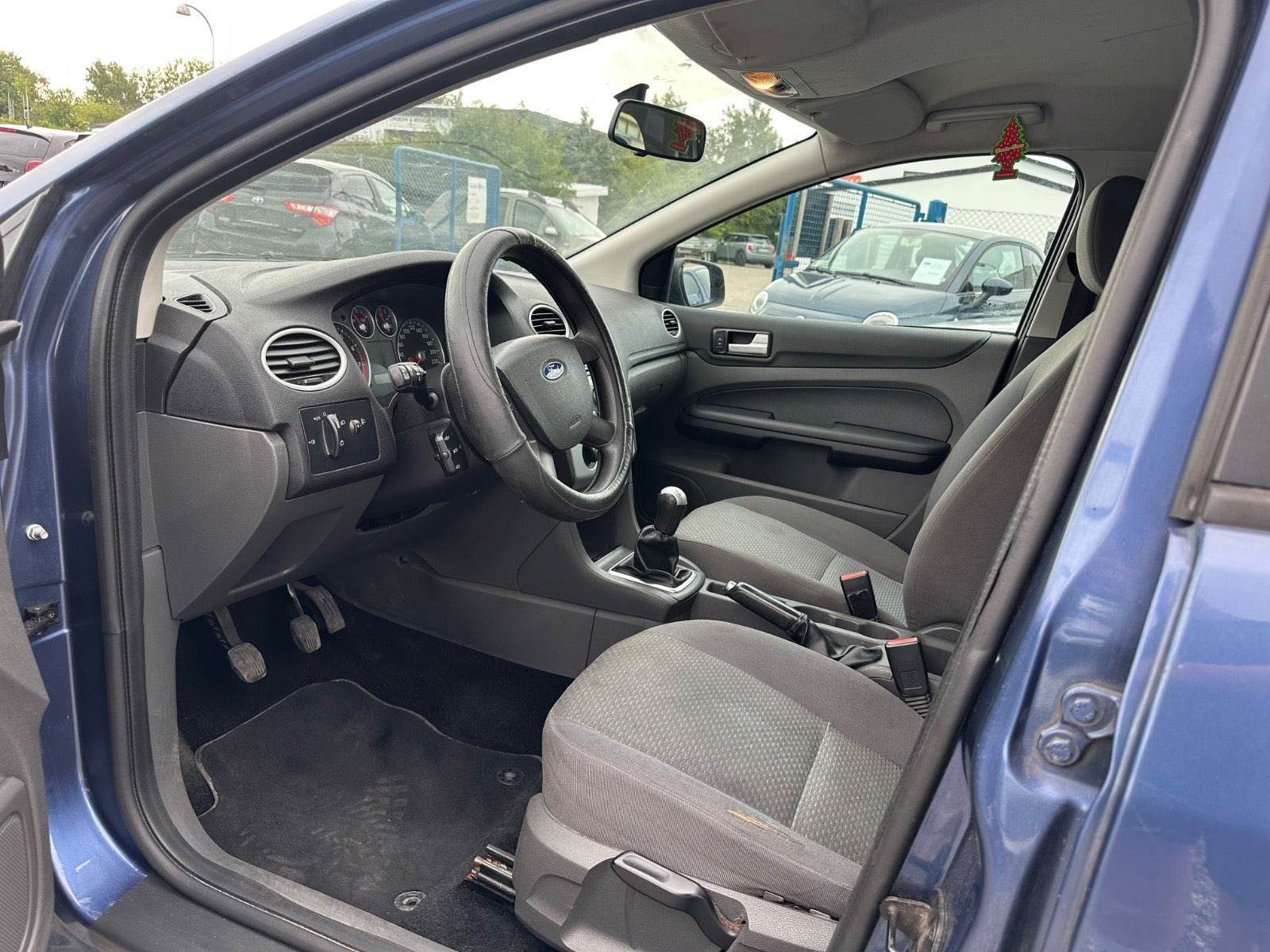 Blå Ford Focus fra 2006