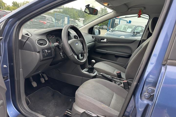 Blå Ford Focus fra 2006