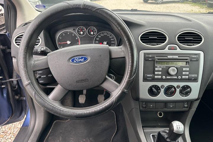 Blå Ford Focus fra 2006