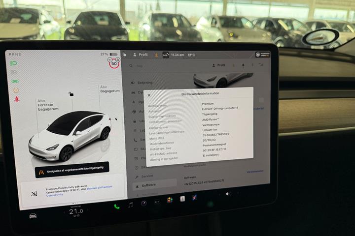 Hvid Tesla Model Y fra 2024