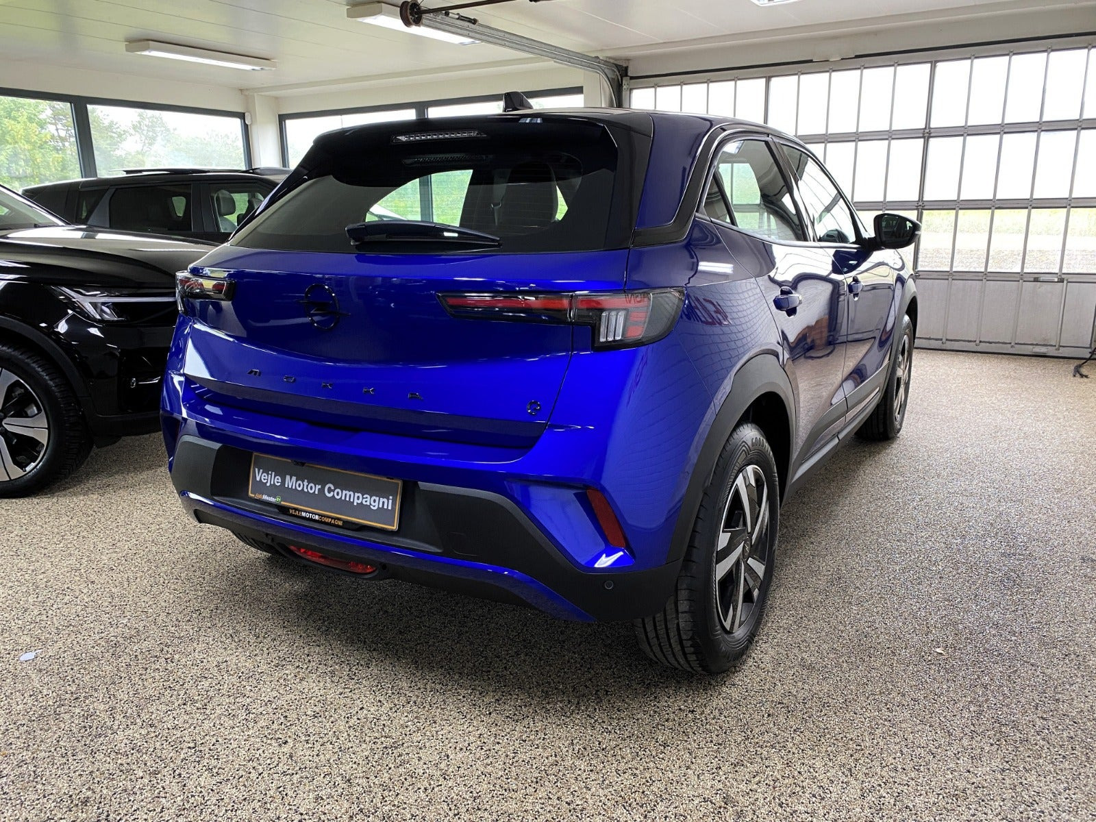 Blå Opel Mokka-e fra 2025