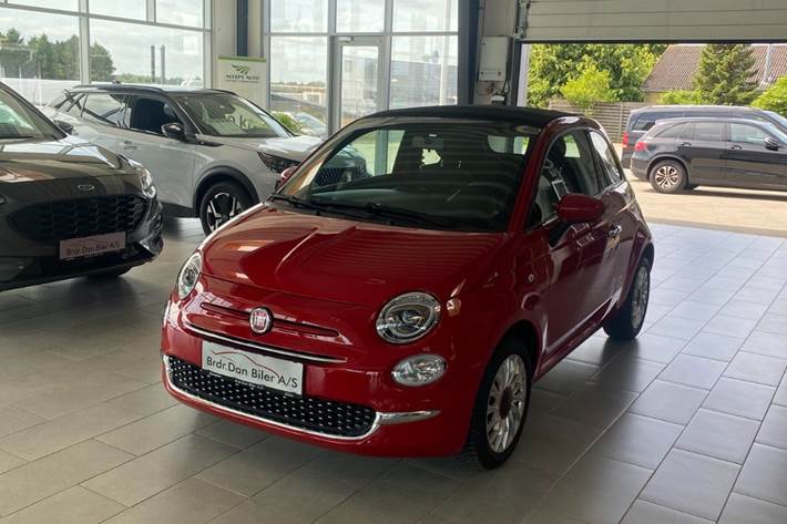 Rød Fiat 500C fra 2021