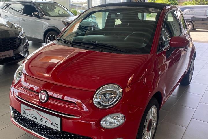 Rød Fiat 500C fra 2021