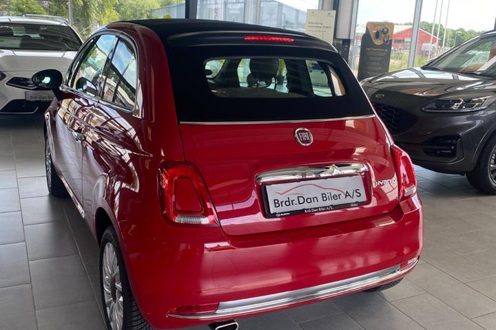Rød Fiat 500C fra 2021