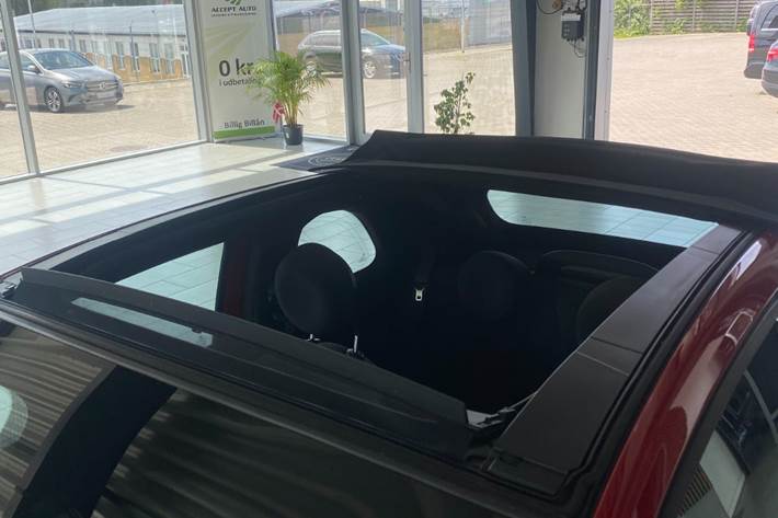 Rød Fiat 500C fra 2021