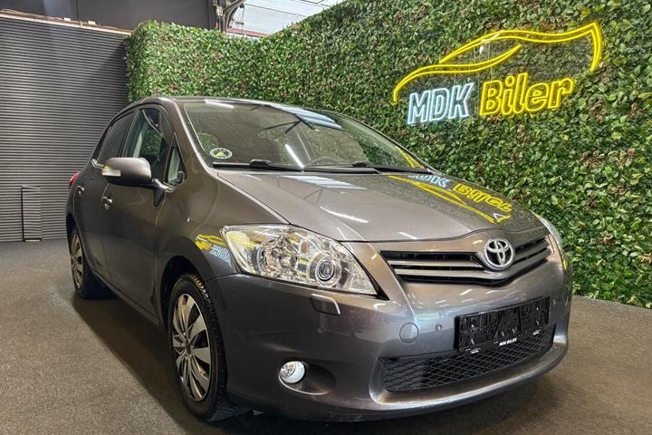 undefined Toyota Auris fra 2010 set udefra