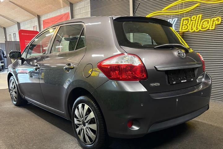 undefined Toyota Auris fra 2010