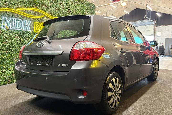 undefined Toyota Auris fra 2010
