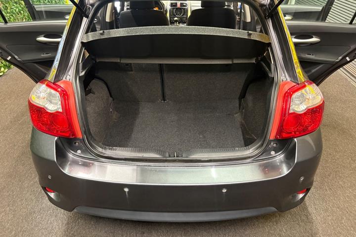undefined Toyota Auris fra 2010