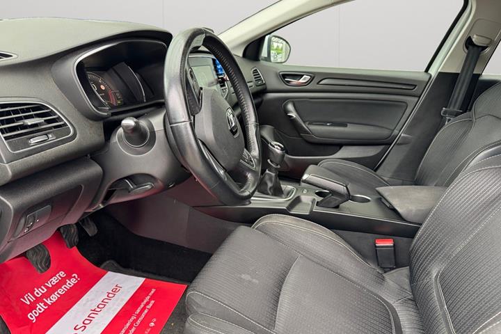 Hvid Renault Megane IV fra 2018