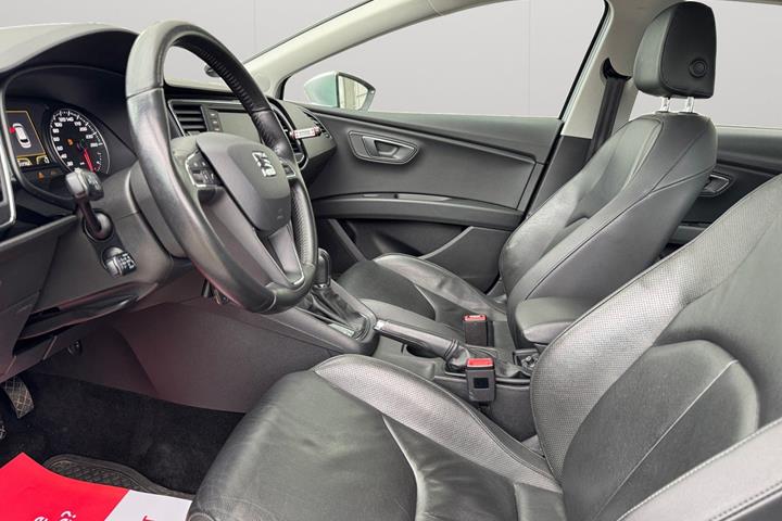 Sølv Seat Leon fra 2015