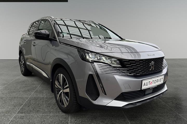 Grå Peugeot 3008 fra 2021
