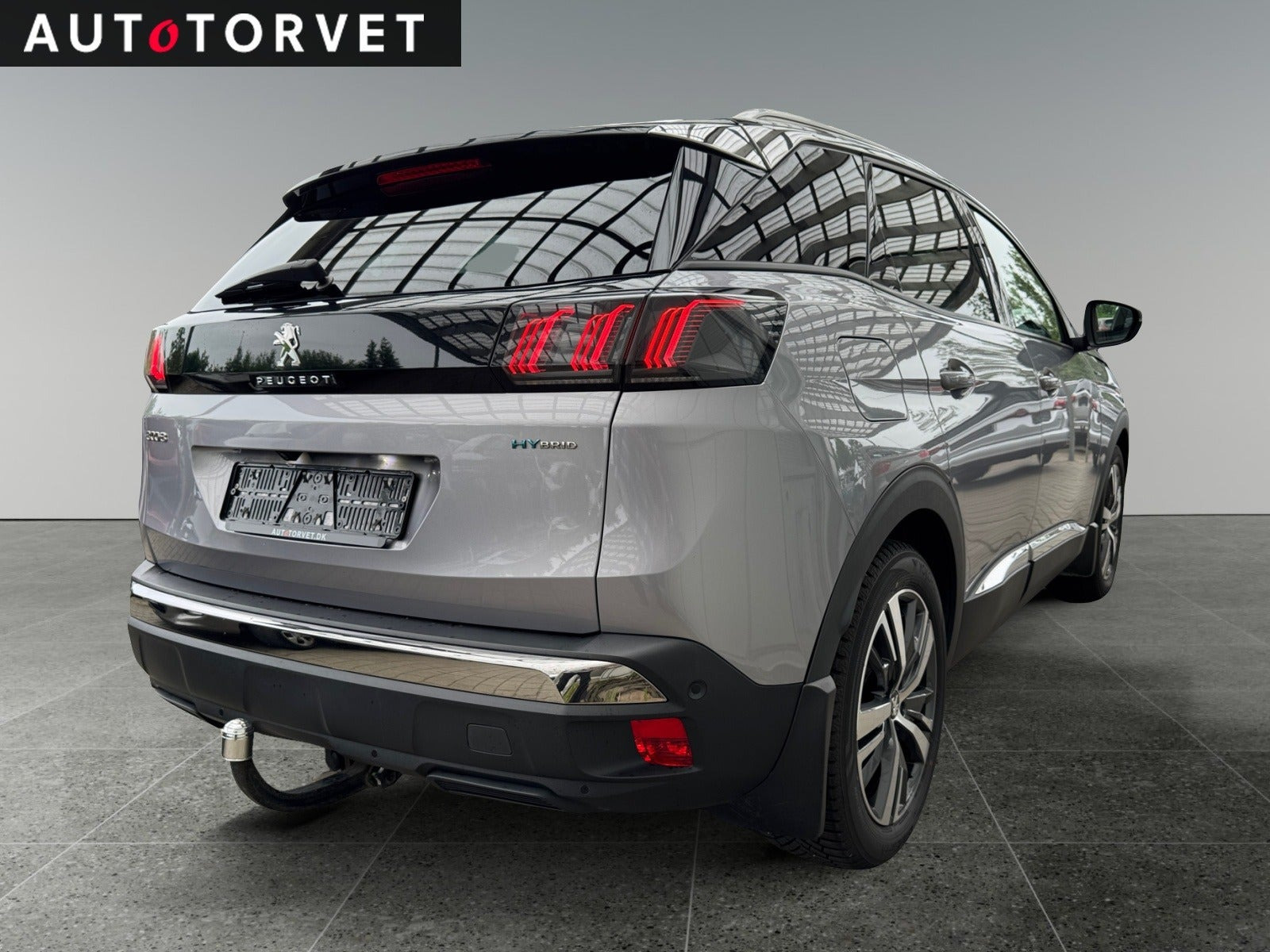 Grå Peugeot 3008 fra 2021