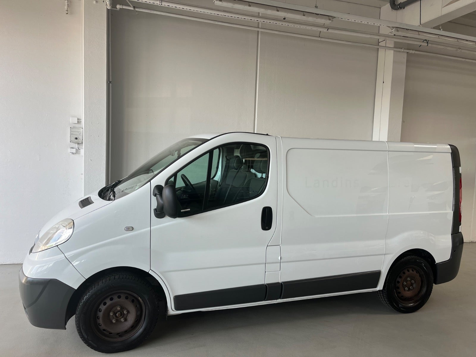 Hvid Opel Vivaro fra 2014